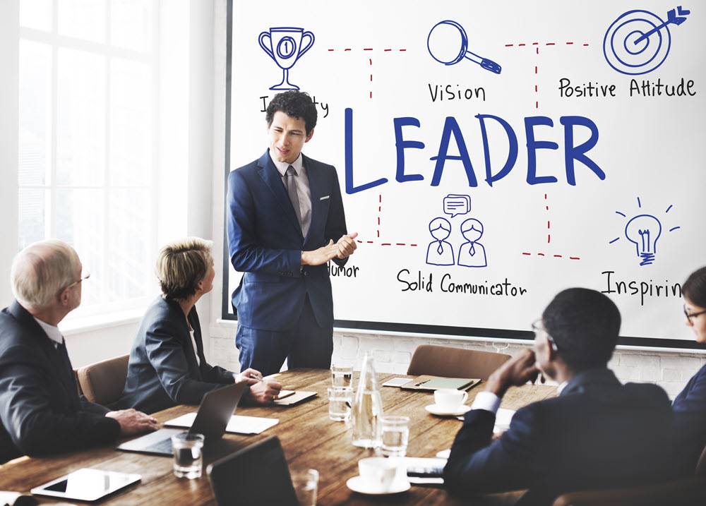 A vezetőképzés segít fejleszteni a vezető személyek készségeit és tudását.
