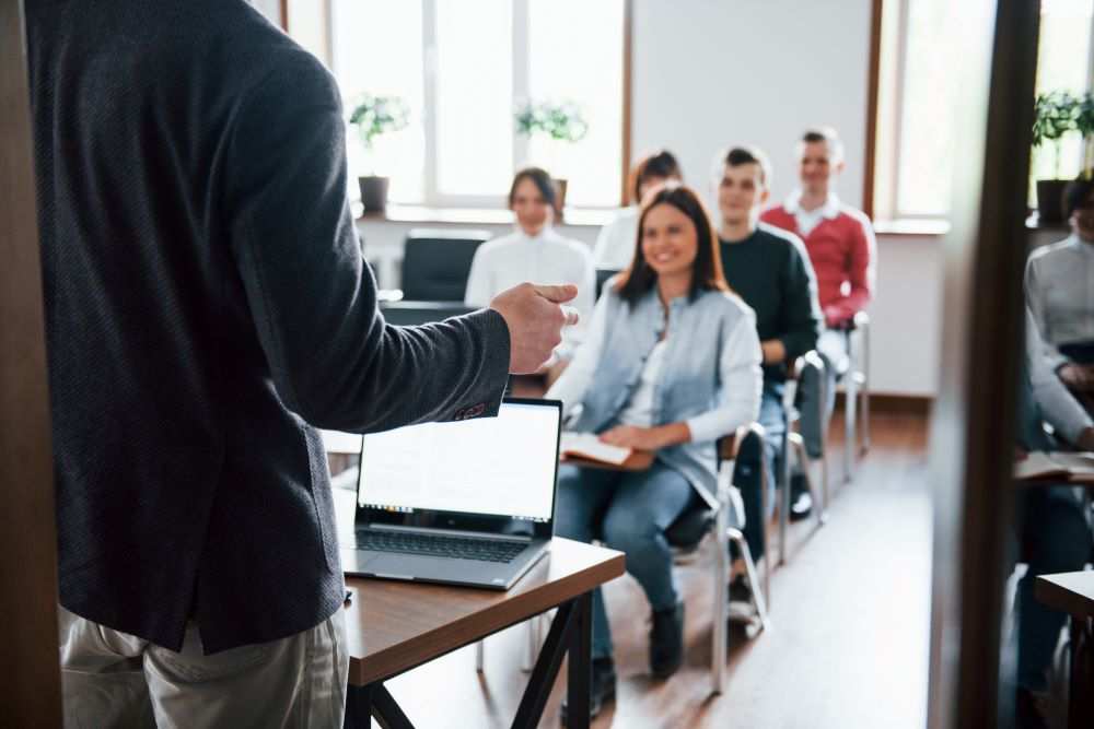 The word workshop means workshop.